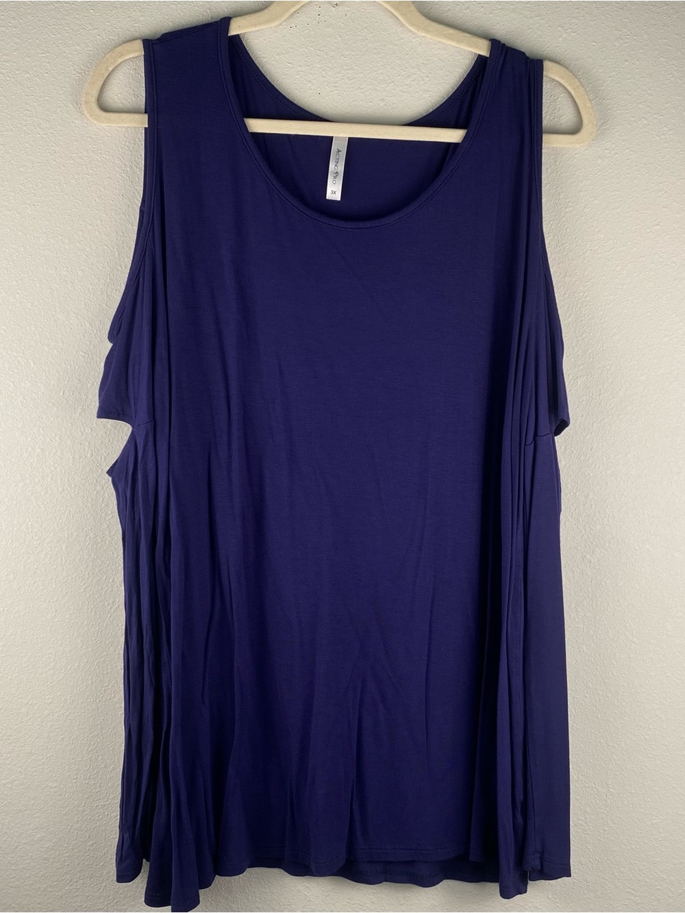 Acting Pro Navy Cold-Shoulder Tank Top